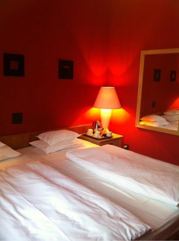 Hotel Omnibusz Budapest Luaran gambar