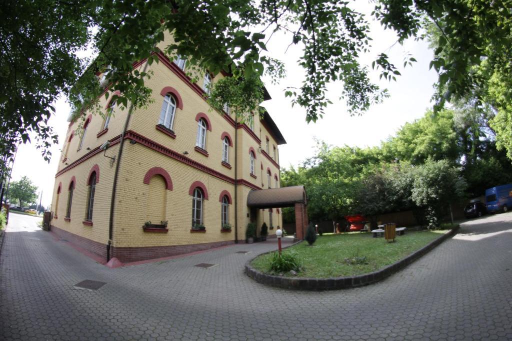 Hotel Omnibusz Budapest Luaran gambar