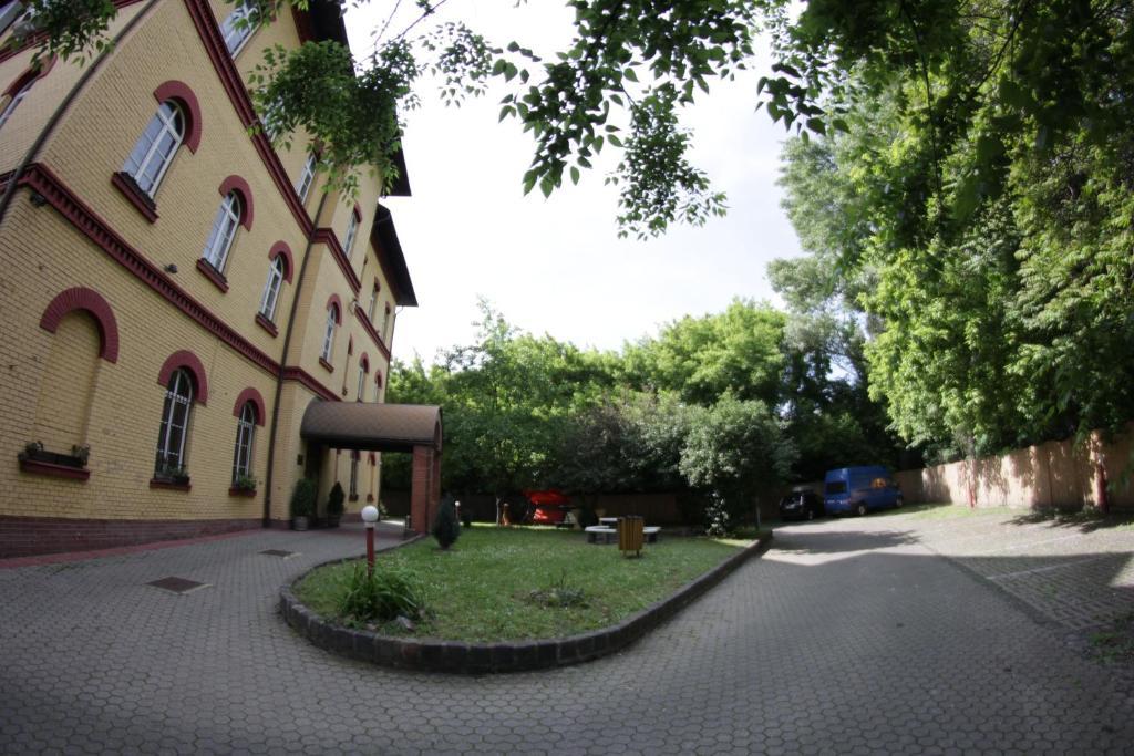 Hotel Omnibusz Budapest Luaran gambar