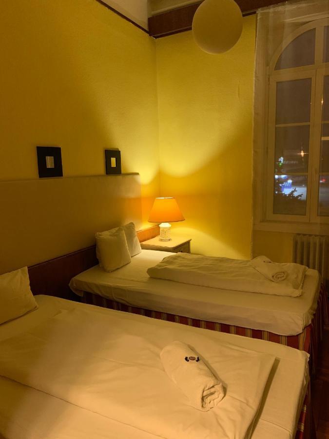 Hotel Omnibusz Budapest Luaran gambar