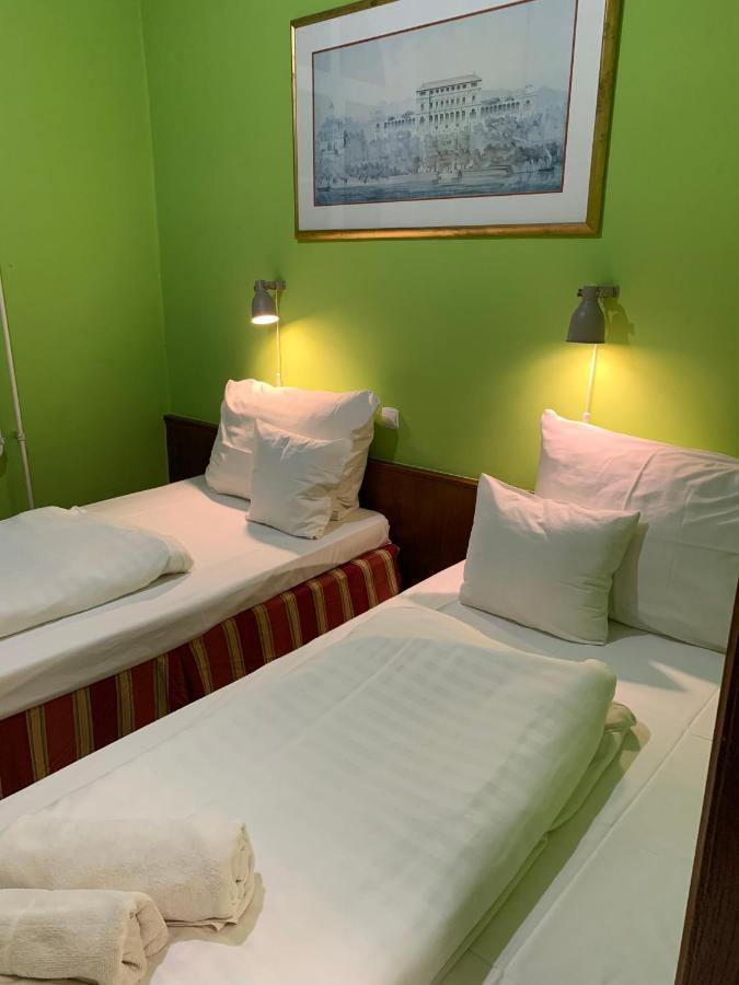 Hotel Omnibusz Budapest Luaran gambar