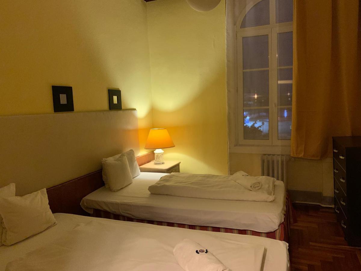 Hotel Omnibusz Budapest Luaran gambar