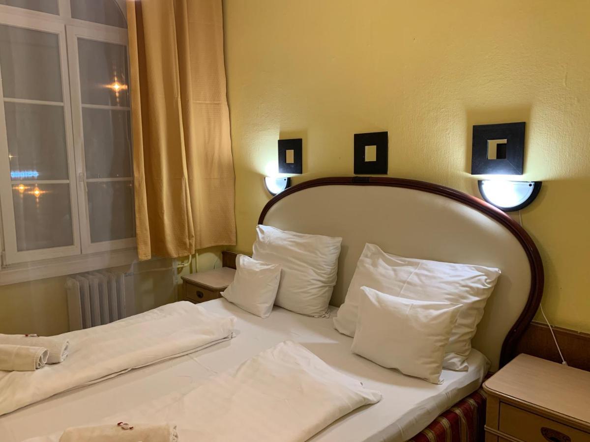 Hotel Omnibusz Budapest Luaran gambar