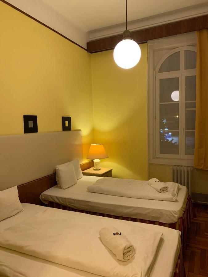 Hotel Omnibusz Budapest Luaran gambar